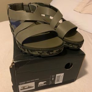 Sorel sandal in great condition sage green.